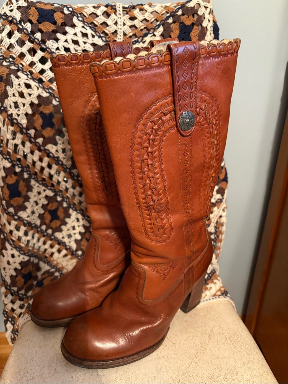RARE VINTAGE Women's Leather Western Boots in Cognac Brown